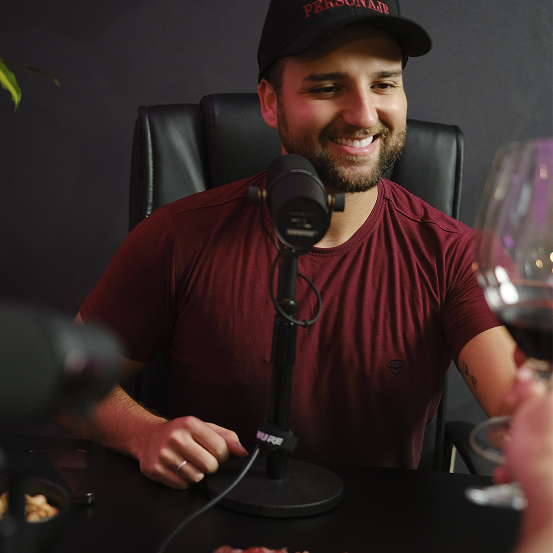 Nicholas Torres - Ator, Cantor, Dublador e Owner do Vinho El Personaje